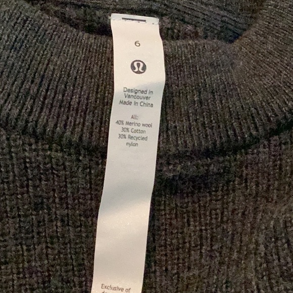 💥PRICE DROP💥 Merino Wool-Blend Ribbed Crewneck Sweater - Picture 5 of 6